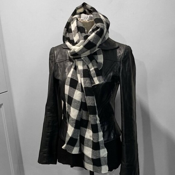Uniqlo Black and White Plaid Scarf 76x29 - Picture 1 of 7
